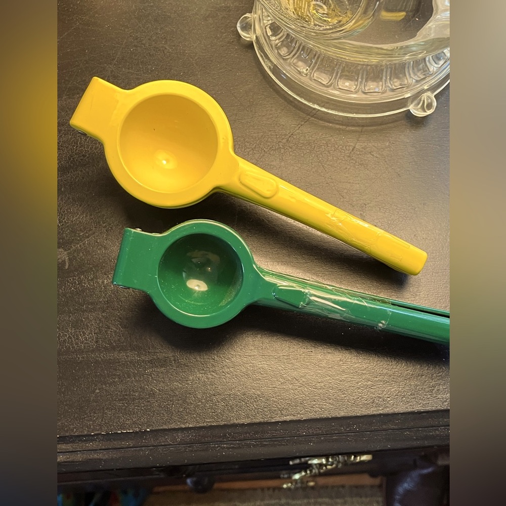Metal juicers